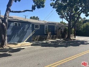 701 Navy St in Santa Monica, CA - Building Photo - Building Photo