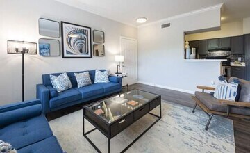 9750 Windwater Dr in Houston, TX - Building Photo - Building Photo