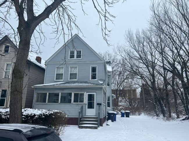 1563 E 47th St in Cleveland, OH - Building Photo - Building Photo