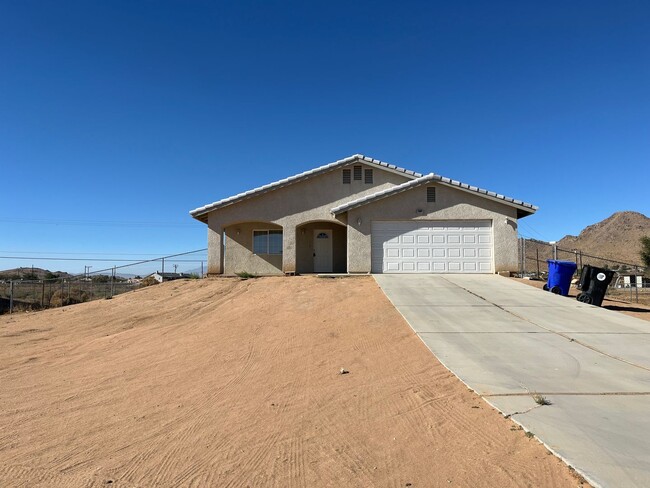 20985 Teepee Rd in Apple Valley, CA - Building Photo - Building Photo