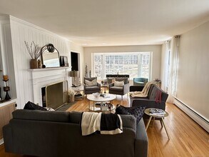 277 Indian Rock Rd in New Canaan, CT - Building Photo - Building Photo