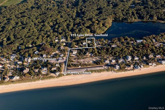 315 Lake Dr in Southold, NY - Building Photo - Building Photo