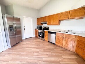 8807 Parliament Ct in Kissimmee, FL - Building Photo - Building Photo