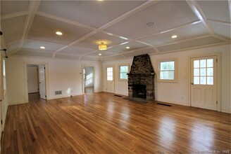 44 Saddle Hill Rd in Stamford, CT - Building Photo - Building Photo