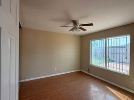 1845 Camino De Las Sonrisas in San Diego, CA - Building Photo