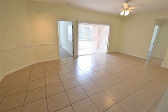 5512 Metrowest Blvd in Orlando, FL - Building Photo - Building Photo