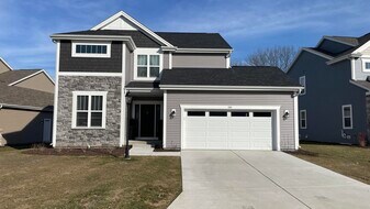 306 Paradise Ct in Hartland, WI - Building Photo