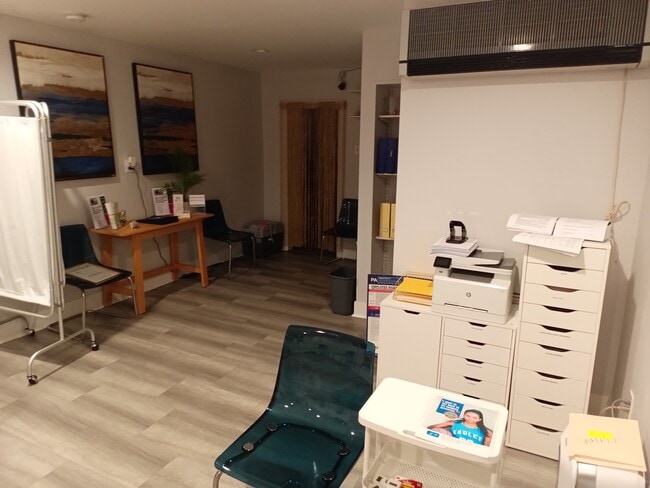 7153 Torresdale Ave, Unit 1 Front Office in Philadelphia, PA - Building Photo - Building Photo