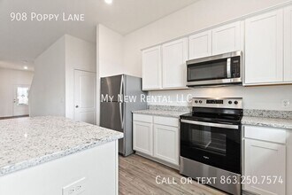 908 Poppy Ln in Dundee, FL - Building Photo - Building Photo