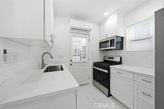 220 39th St in Manhattan Beach, CA - Building Photo - Building Photo