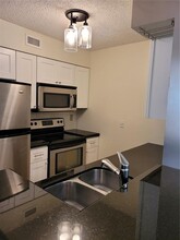 2861 N Oakland Forest Dr, Unit 101 in Oakland Park, FL - Building Photo - Building Photo
