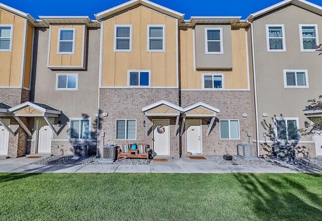 property at 671 N 30 E