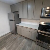 445 E Francis St in Corona, CA - Building Photo