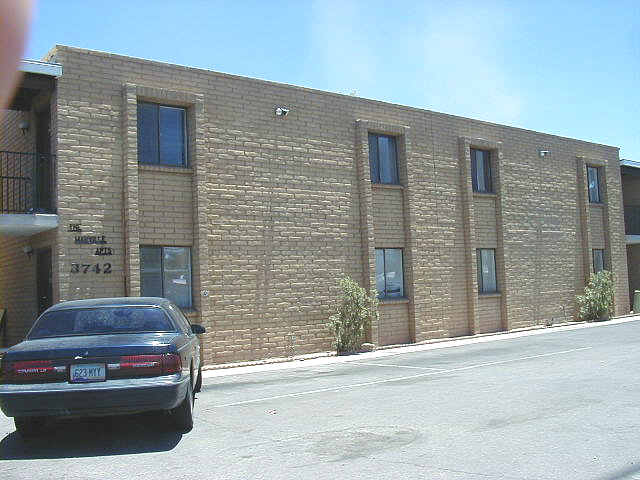 3742 N Fairview Ave in Tucson, AZ - Foto de edificio - Building Photo