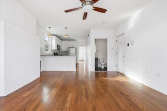 76 Bowers St in Jersey City, NJ - Building Photo - Building Photo