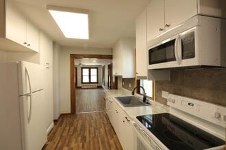 202 S Ives St in Highland, KS - Building Photo - Building Photo