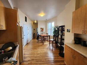 2236 N California Ave, Unit 3 in Chicago, IL - Building Photo - Building Photo