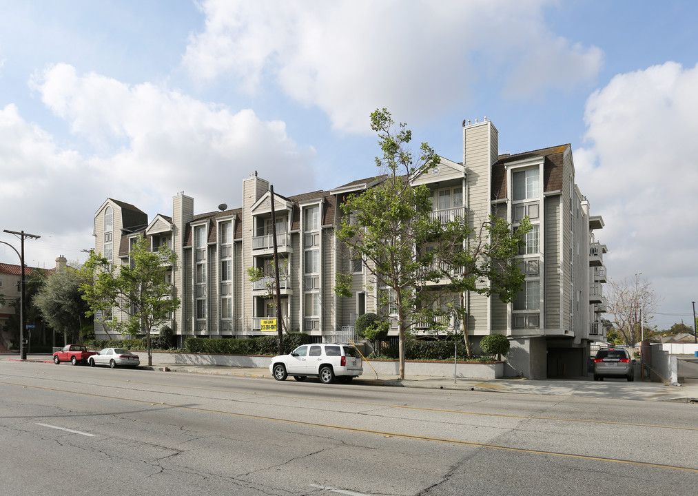 Greenlawn Apartments in Culver City, CA - Building Photo