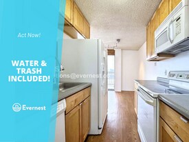 2225 Buchtel Blvd S in Denver, CO - Building Photo