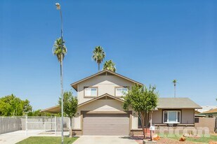 5212 N 69th Ave in Glendale, AZ - Building Photo