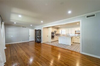 9823 Mercer Dr in Dallas, TX - Building Photo - Building Photo