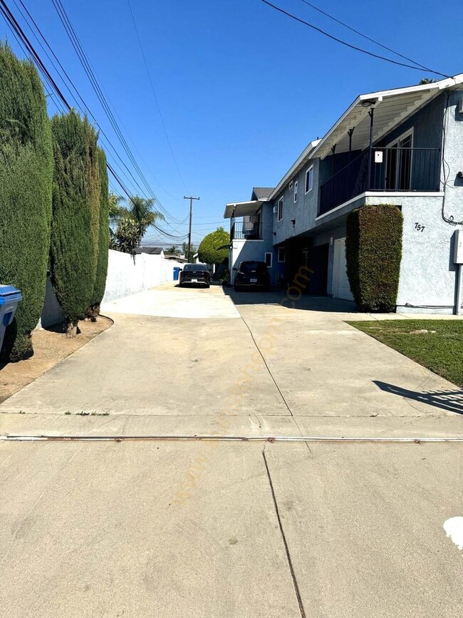 728 E Grand Ave in Pomona, CA - Building Photo - Building Photo