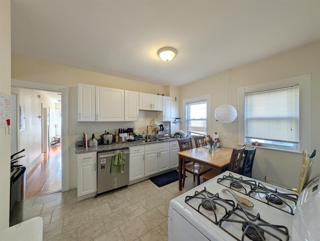 300 Boston Ave, Unit 2