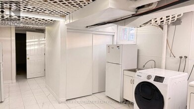 26 Kentish Crescent in Toronto, ON - Building Photo - Building Photo