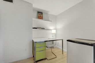 322 W 57th St in New York, NY - Building Photo - Building Photo