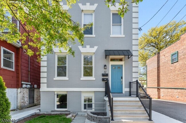 32 Willowdale Ave in Montclair, NJ - Building Photo - Building Photo