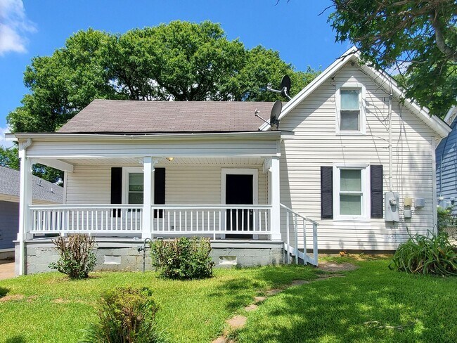 property at 203 Laurel Ave SW