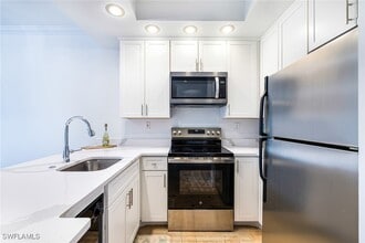 3320 Olympic Dr in Naples, FL - Building Photo - Building Photo