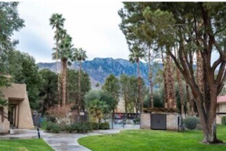 685 N Ashurst Ct in Palm Springs, CA - Building Photo - Building Photo