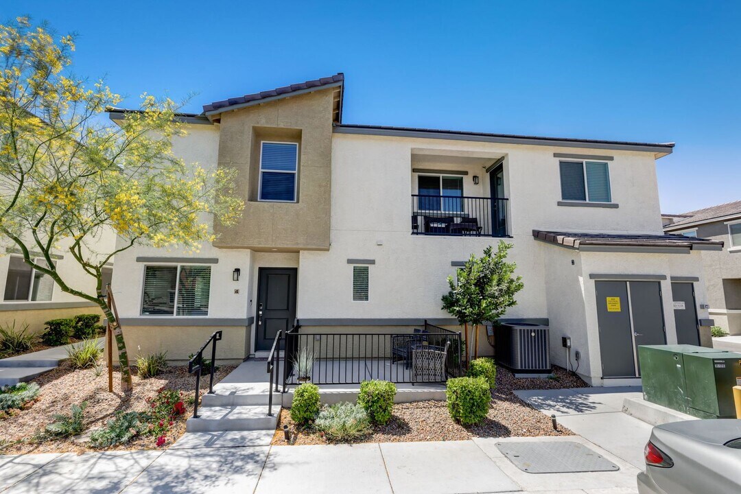 12128 Frost Lime Rd in Las Vegas, NV - Building Photo