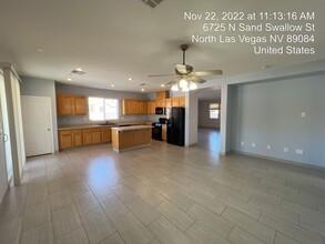 6725 Sand Swallow St in North Las Vegas, NV - Building Photo - Building Photo