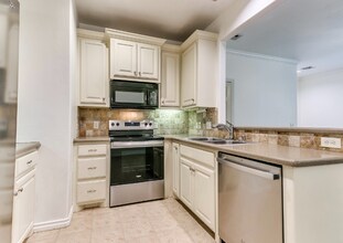 13818 Oxford Dr in Edmond, OK - Building Photo - Building Photo