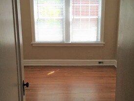 7551 Byron Pl in Clayton, MO - Building Photo