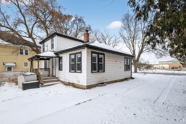 1631 W Custer Ave in Milwaukee, WI - Building Photo - Building Photo