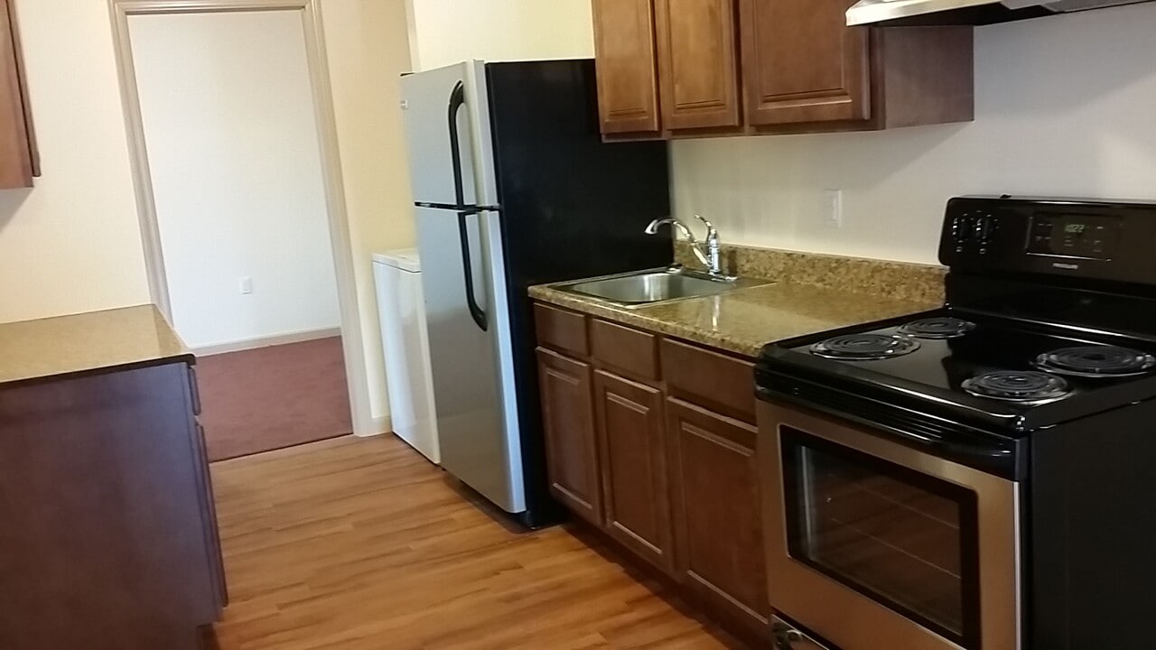 83 Beall St in Frostburg, MD - Building Photo