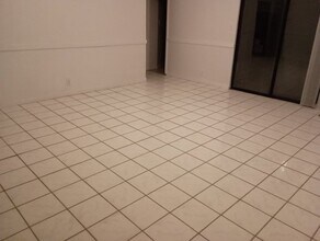 9627 Dugas Dr in San Antonio, TX - Building Photo - Building Photo