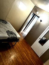 16225 S Caress Ave, Unit 16225 South Caress avenue in Compton, CA - Foto de edificio - Building Photo