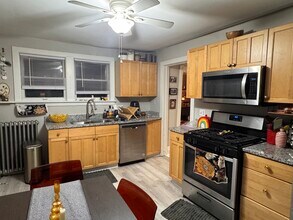 325 3rd St in Libertyville, IL - Building Photo - Building Photo