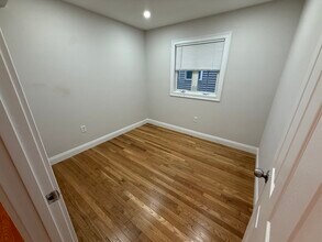 135 Calumet St, Unit 2 in Boston, MA - Foto de edificio - Building Photo