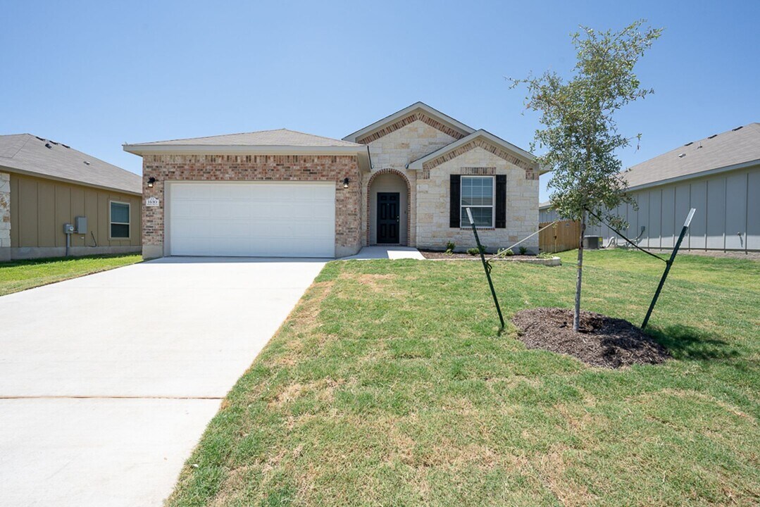 1430 Shadow Hl Ln in Temple, TX - Building Photo