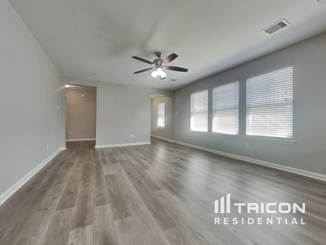 6535 Providence View Ln in Houston, TX - Foto de edificio - Building Photo