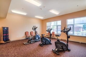 Senior Suites of Bellwood in Bellwood, IL - Foto de edificio - Interior Photo