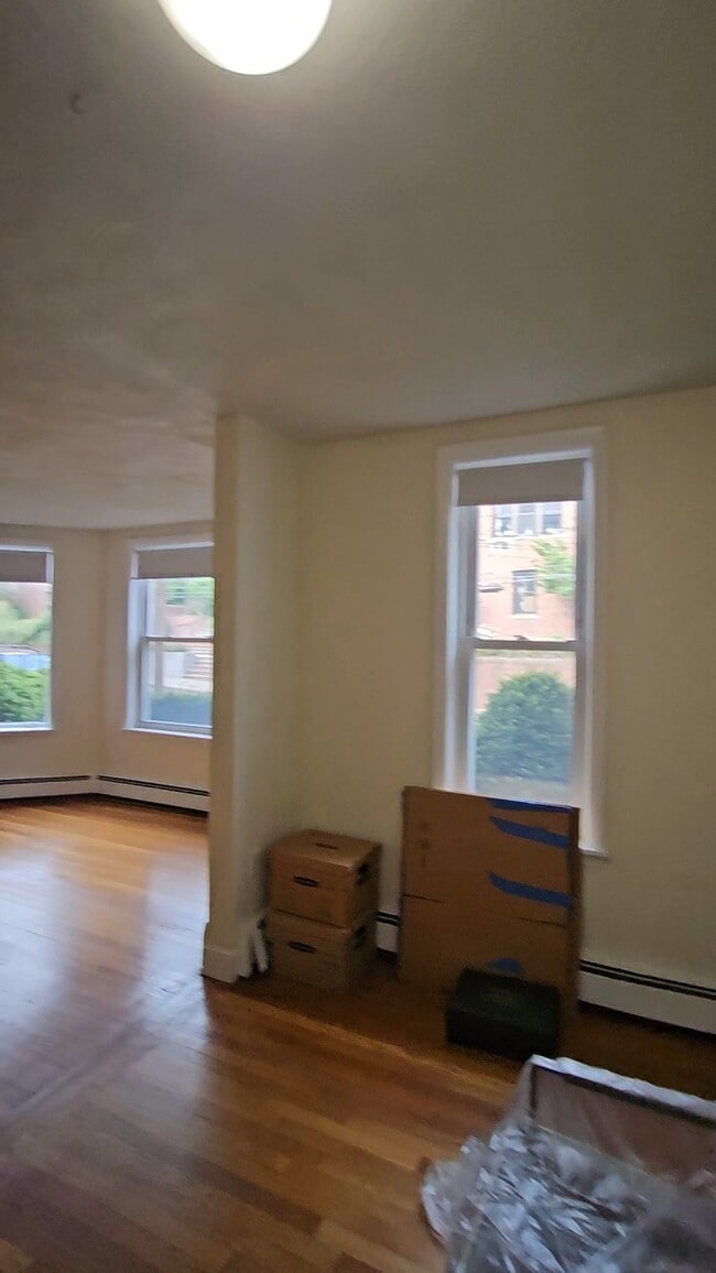 318 Tappan St, Unit 2