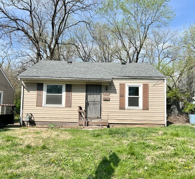 property at 2126 S 40th St