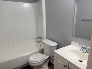 8319 Glenwoods Terrace in Riverdale, GA - Building Photo - Building Photo