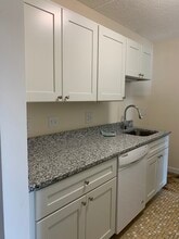 320 Salem St, Unit 22 in Medford, MA - Foto de edificio - Building Photo